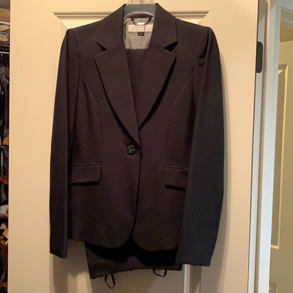 Tahari Arthur S. Levine pants suit